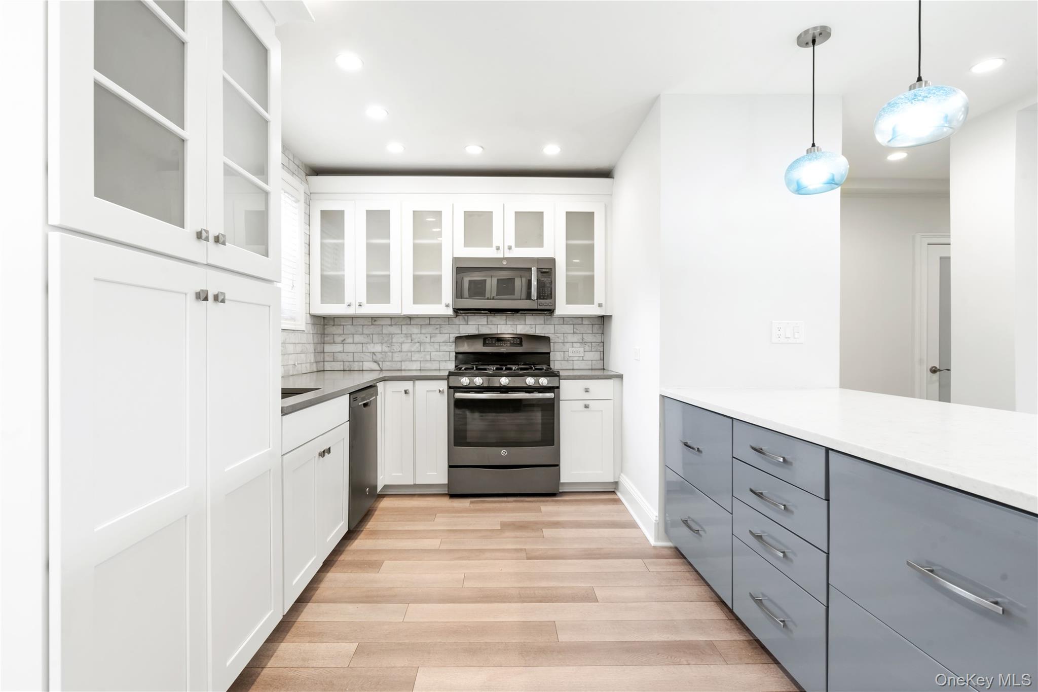 #4 photo, 73-37 Austin Street, Forest Hills , NY 11375