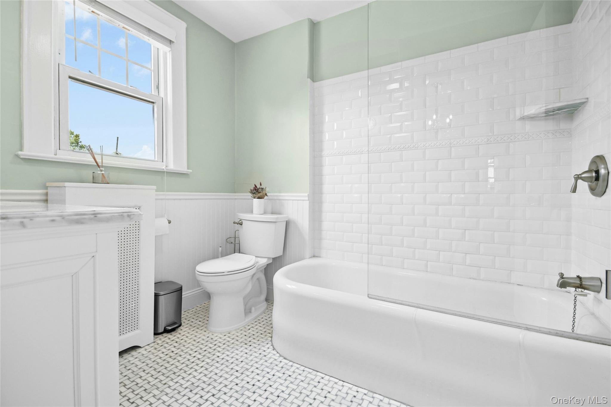 #19 photo, 57 Hollywood Court, Rockville Centre , NY 11570