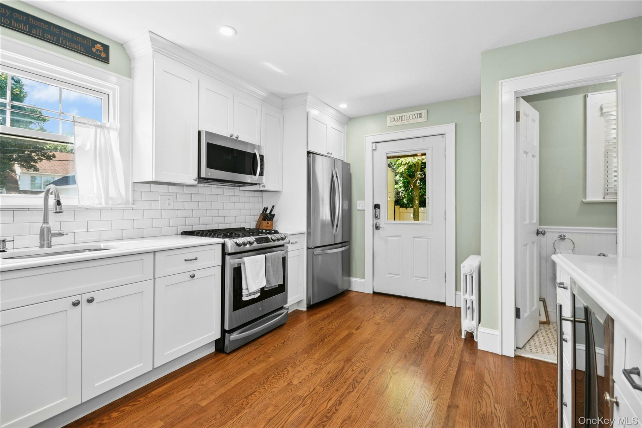 #8 photo, 57 Hollywood Court, Rockville Centre , NY 11570