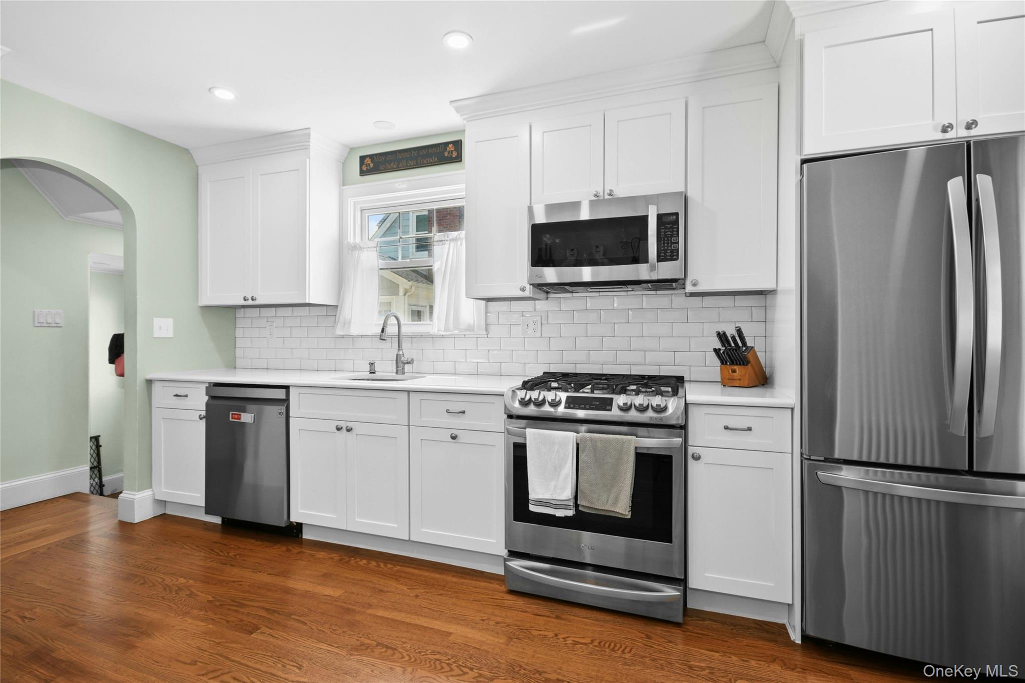 #9 photo, 57 Hollywood Court, Rockville Centre , NY 11570