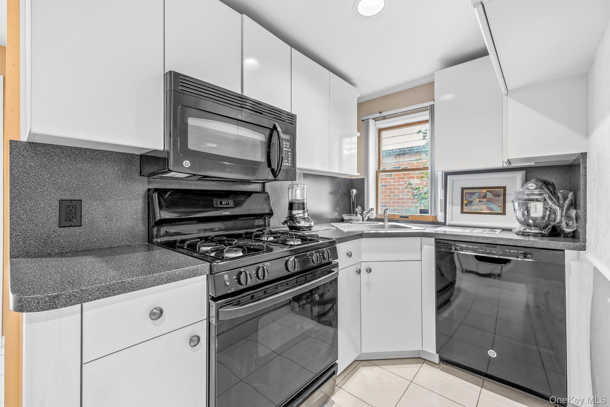 #5 photo, 163-30 91st Street, Howard Beach , NY 11414