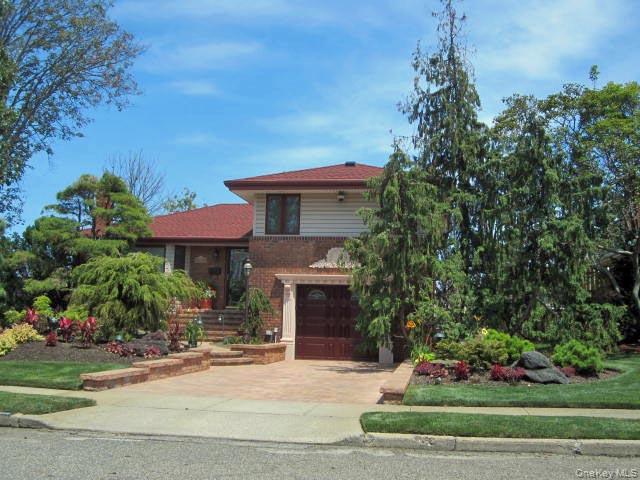 #1 photo, 2819 Harbor Road, Merrick , NY 11566