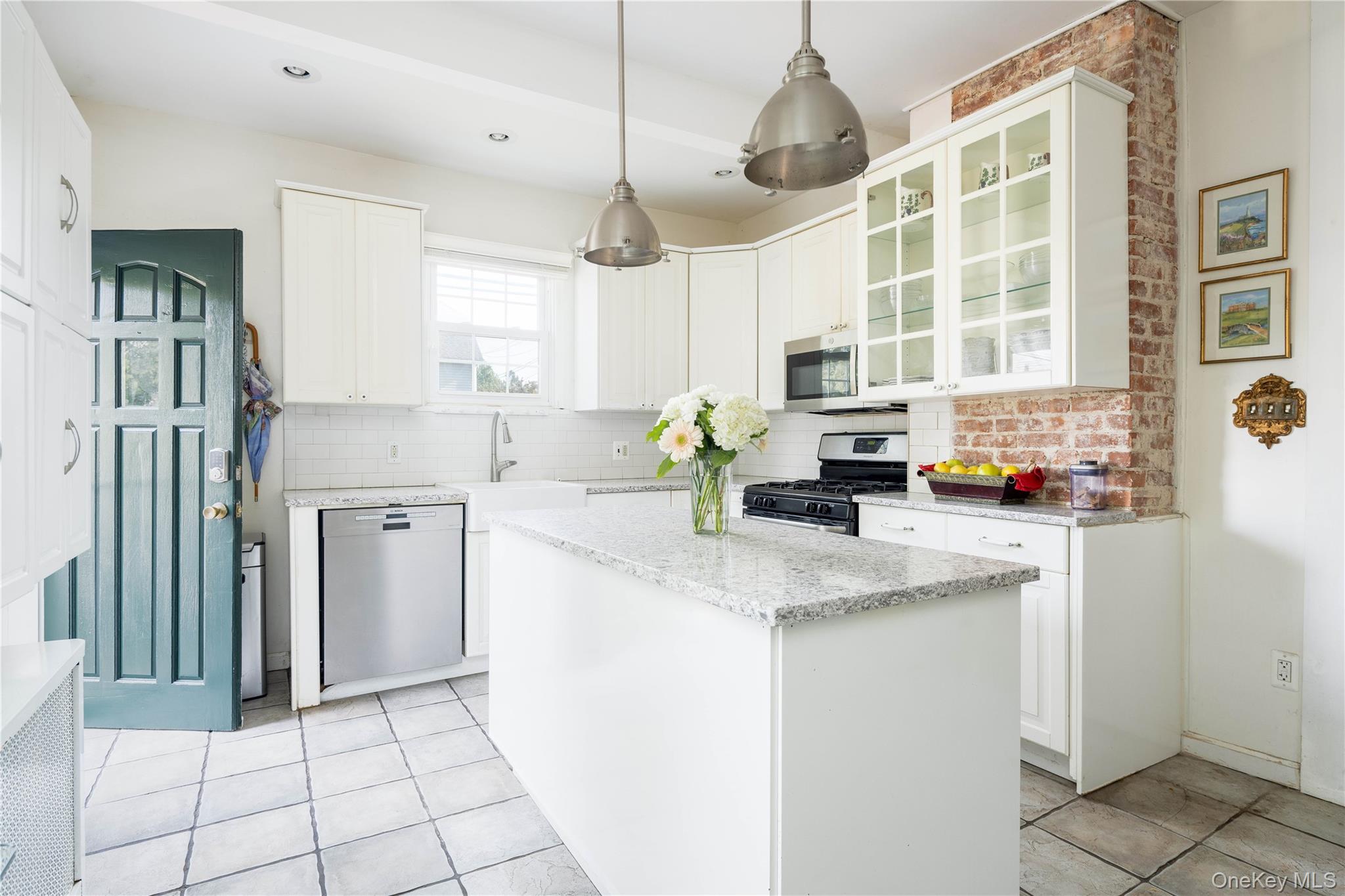 #4 photo, 15 Bayside Avenue, ナッソー郡 Oyster Bay , NY 11771