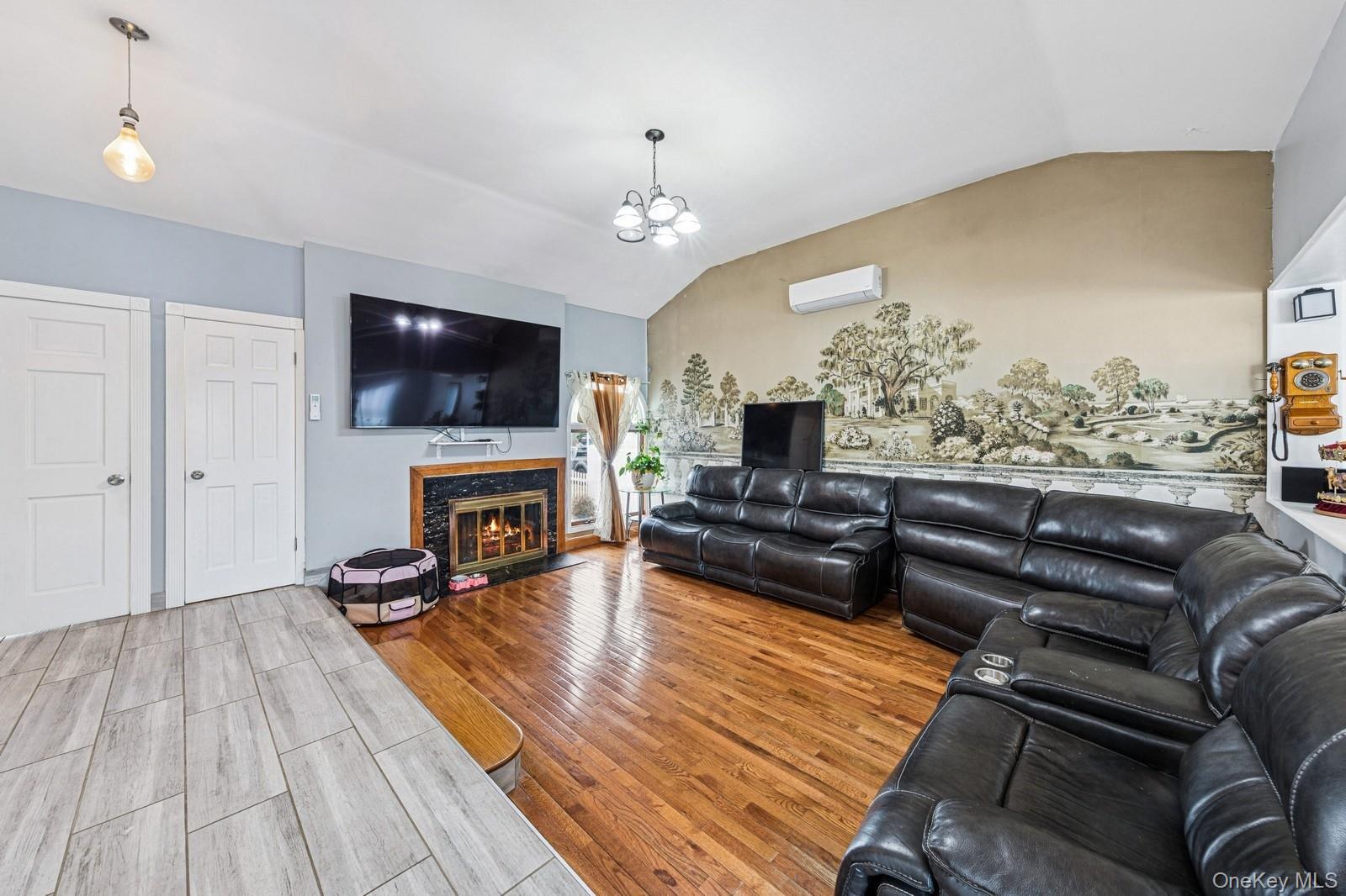 #17 photo, 204 Broadway, Massapequa Park , NY 11762