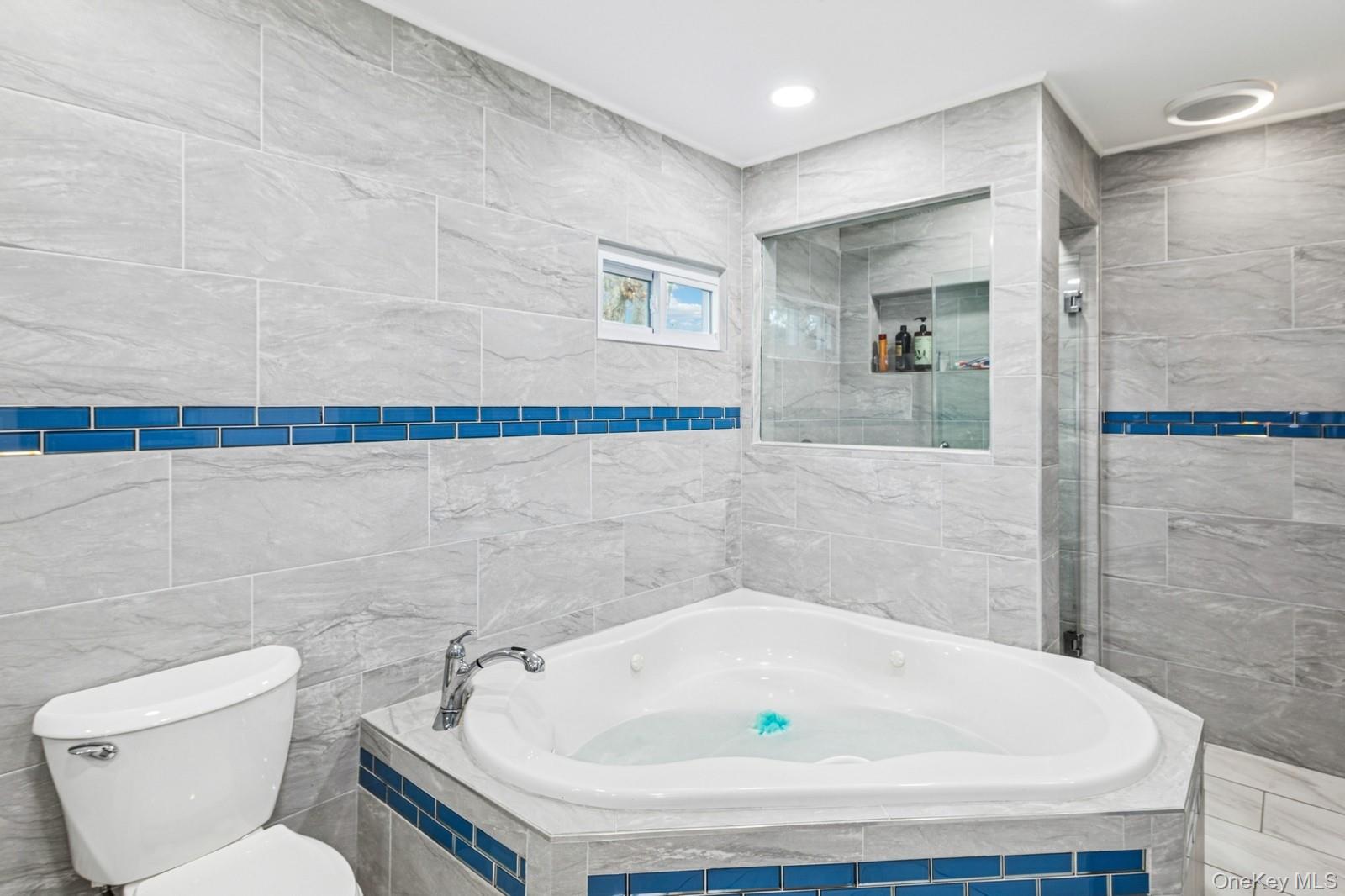 #11 photo, 204 Broadway, Massapequa Park , NY 11762