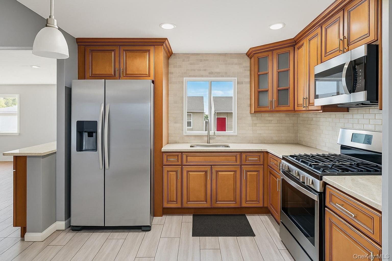 #5 photo, 204 Broadway, Massapequa Park , NY 11762