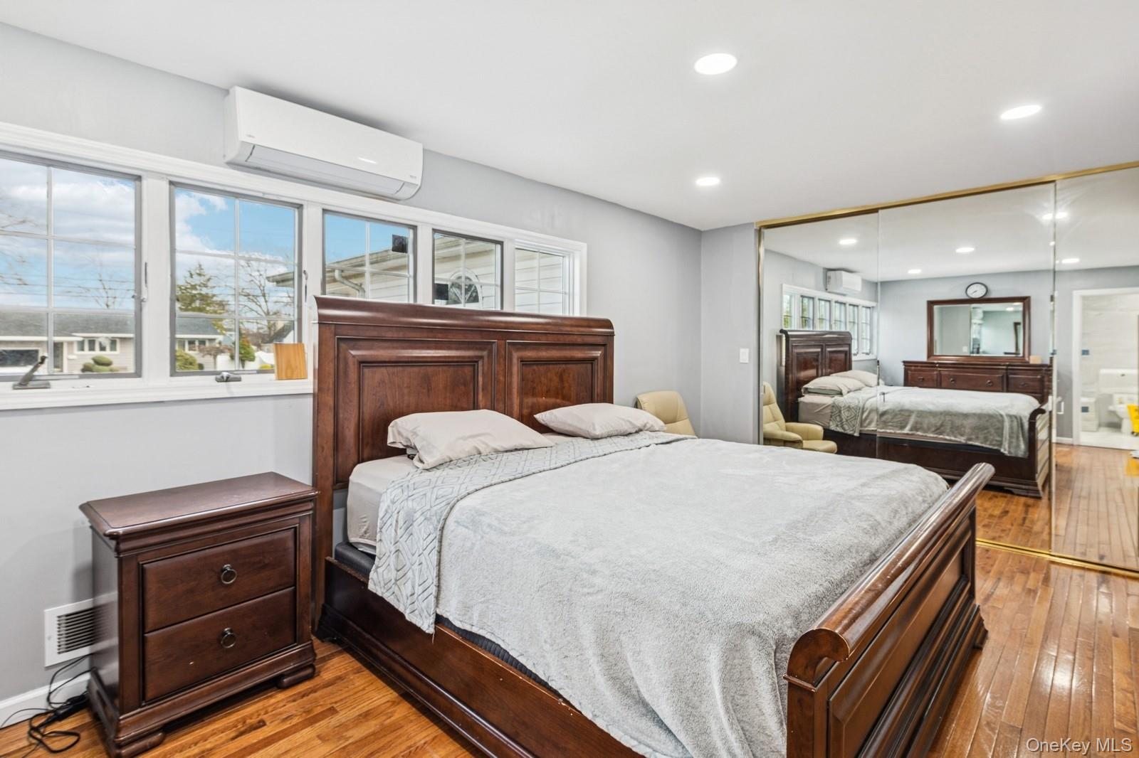 #9 photo, 204 Broadway, Massapequa Park , NY 11762