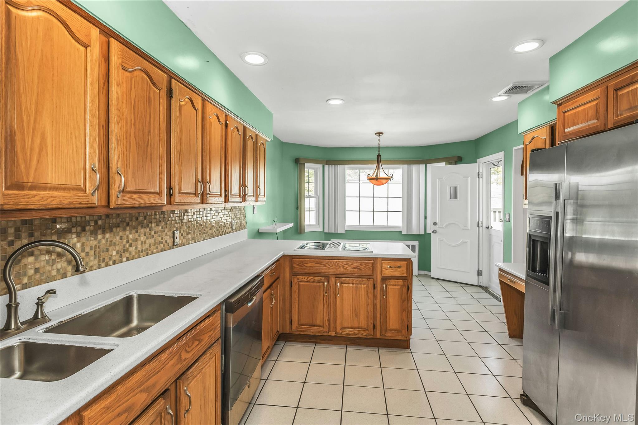 #11 photo, 708 Salisbury Park Drive, Westbury , NY 11590