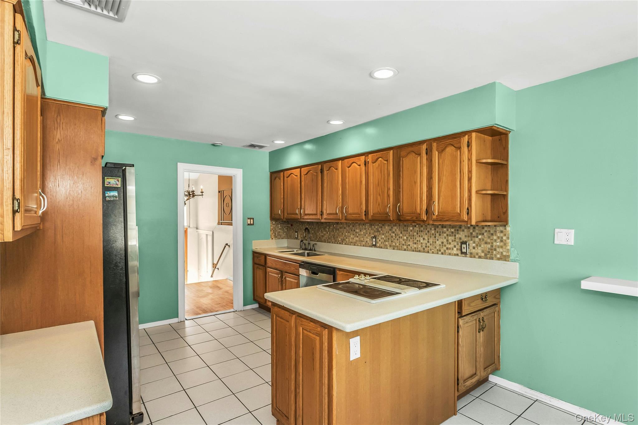 #13 photo, 708 Salisbury Park Drive, Westbury , NY 11590