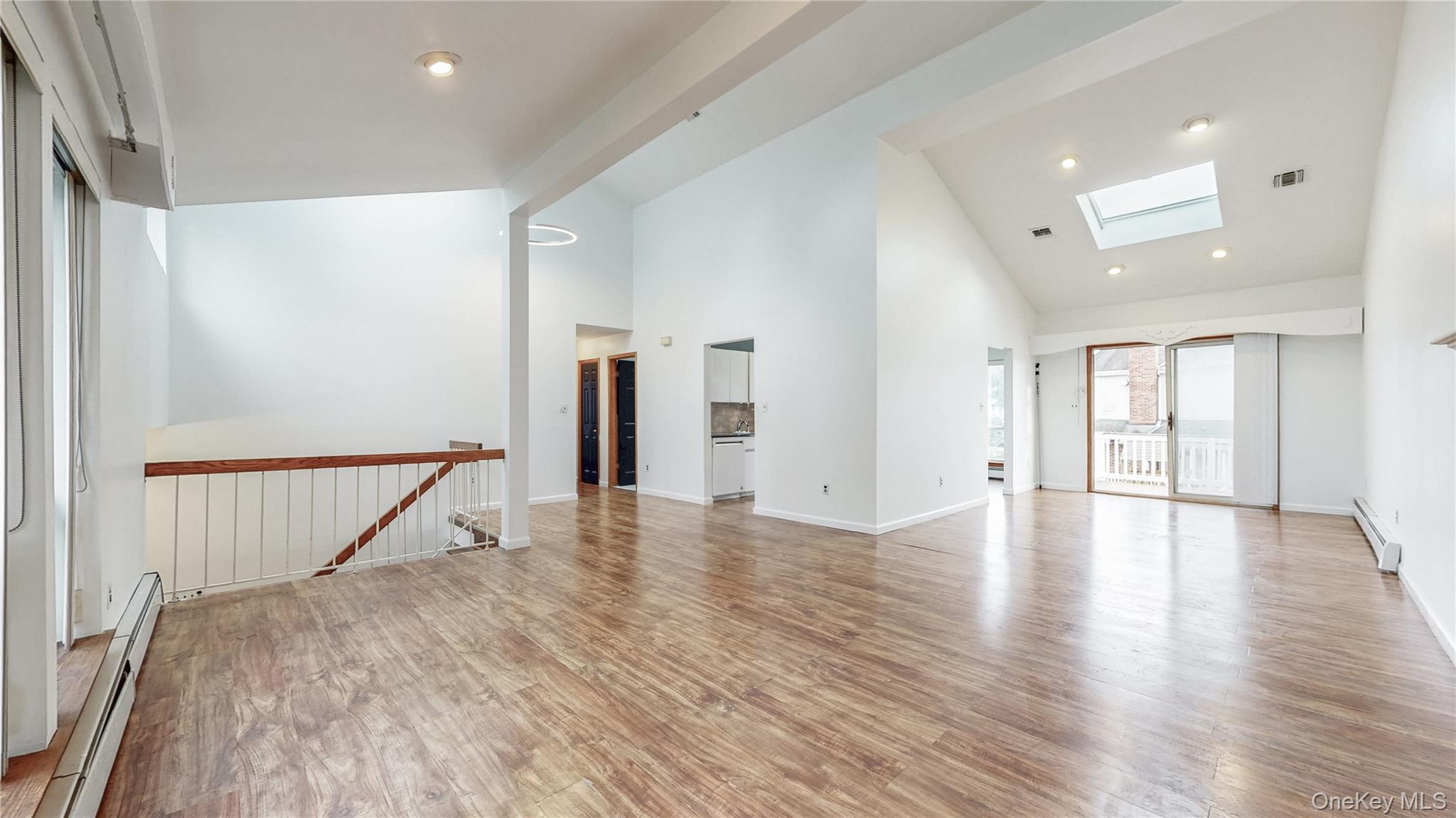 #13 photo, 3268 Jackson Avenue, Wantagh , NY 11793