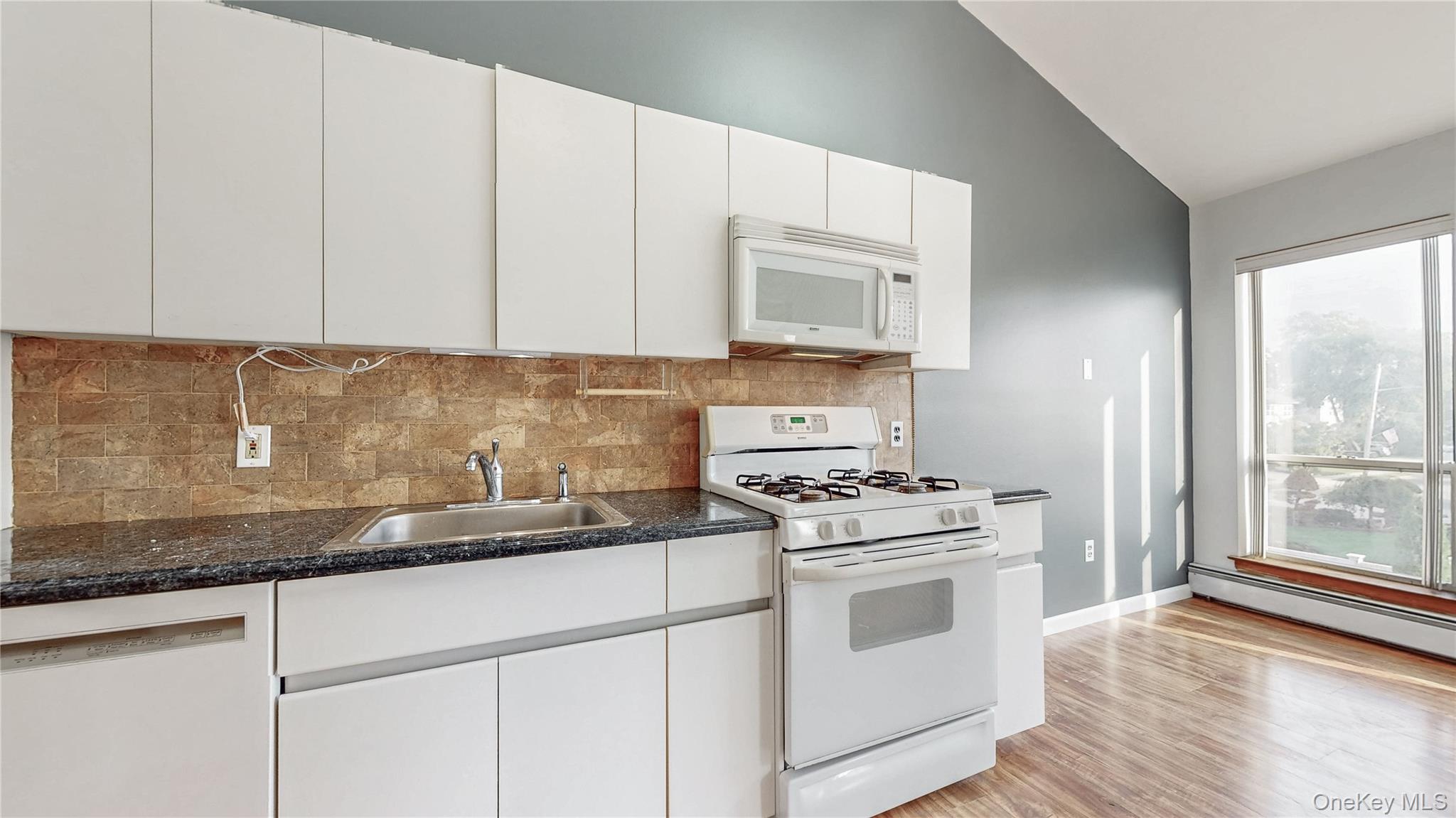 #14 photo, 3268 Jackson Avenue, Wantagh , NY 11793