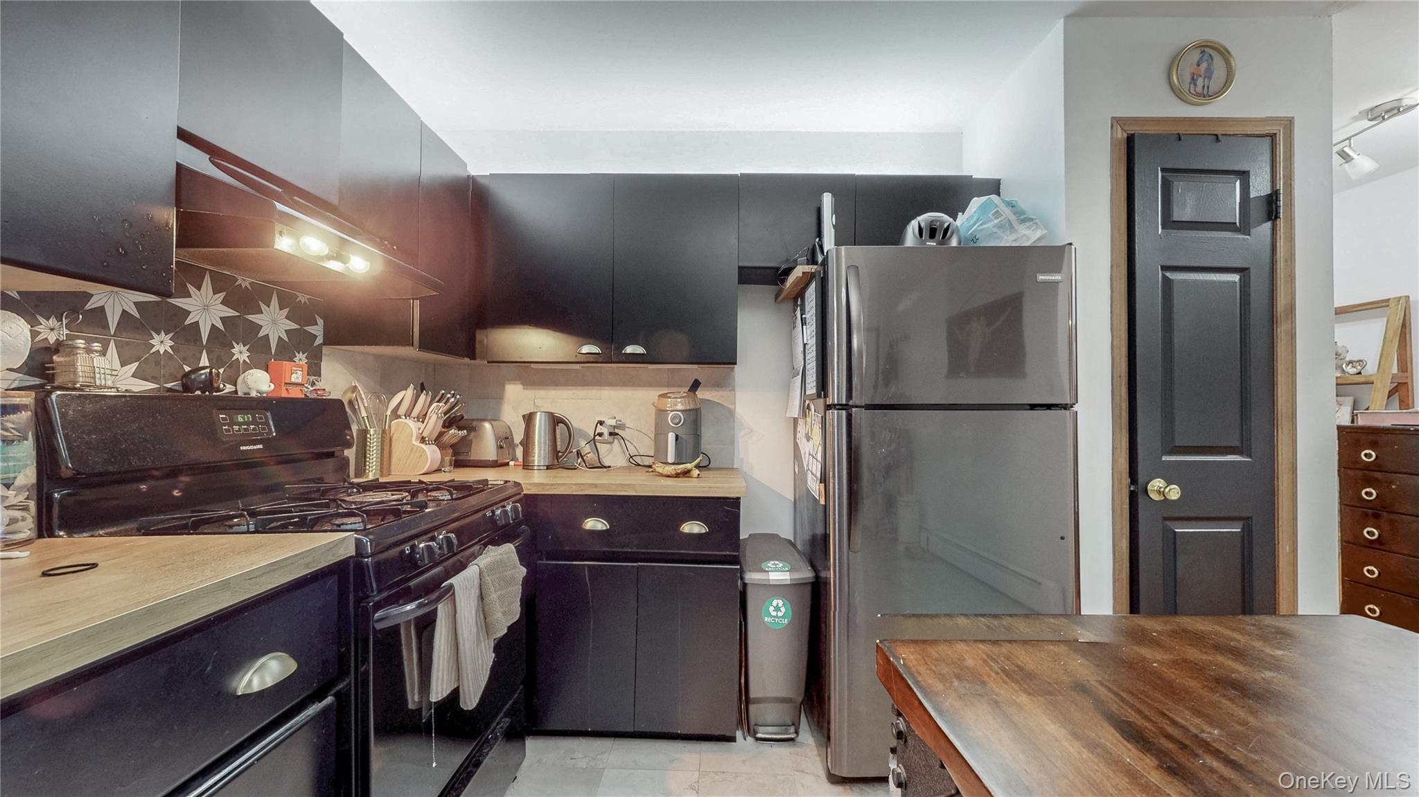 #16 photo, 3268 Jackson Avenue, Wantagh , NY 11793