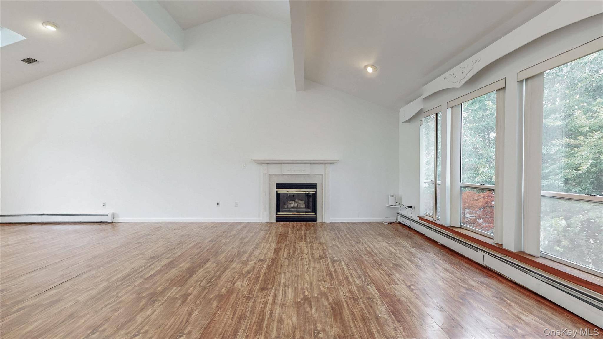 #9 photo, 3268 Jackson Avenue, Wantagh , NY 11793