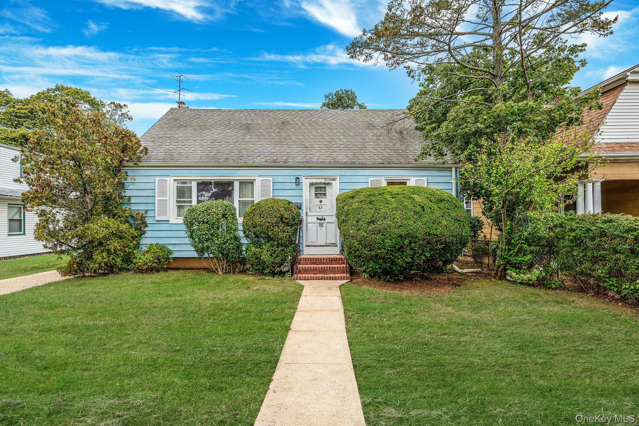 #1 photo, 89 E Clinton Avenue, 长岛 Roosevelt , NY 11575