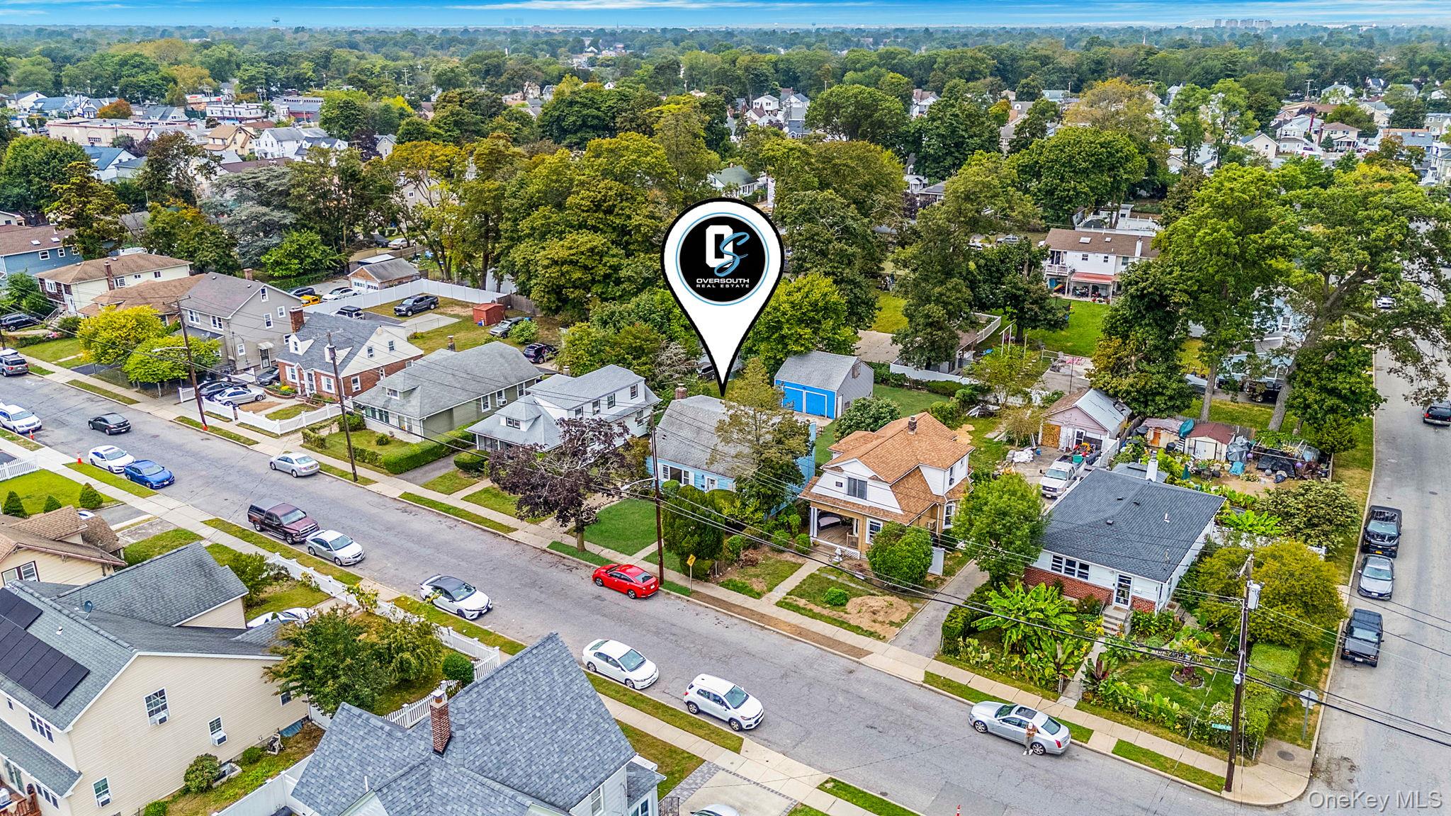 #13 photo, 89 E Clinton Avenue, 长岛 Roosevelt , NY 11575