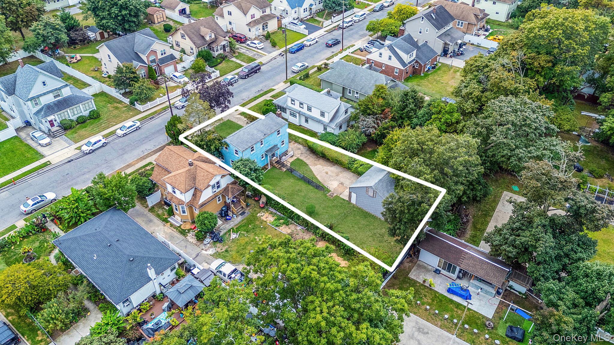 #14 photo, 89 E Clinton Avenue, 长岛 Roosevelt , NY 11575