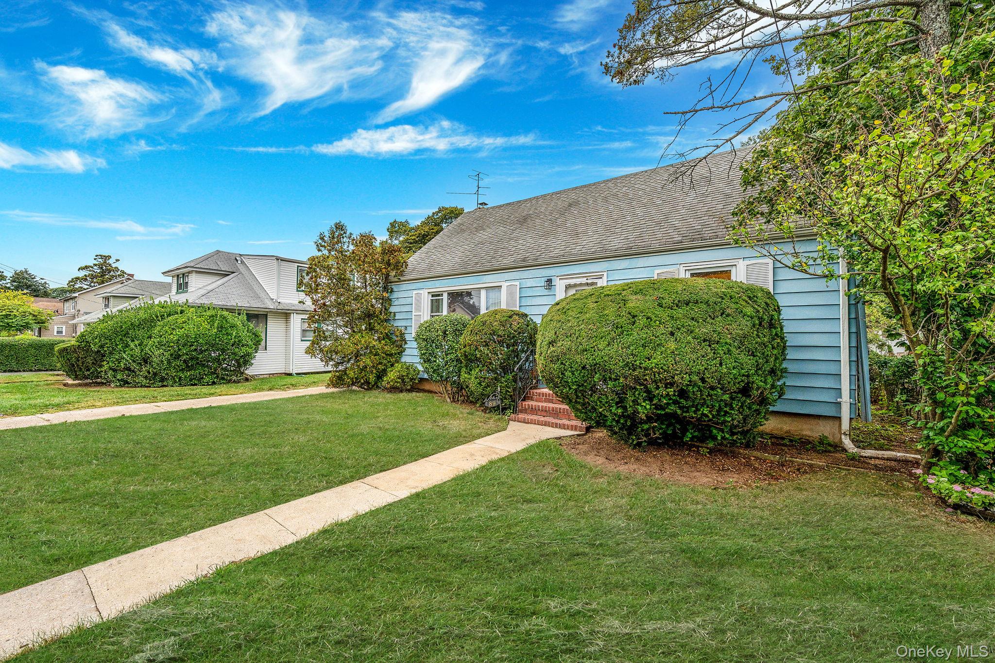 #2 photo, 89 E Clinton Avenue, 长岛 Roosevelt , NY 11575