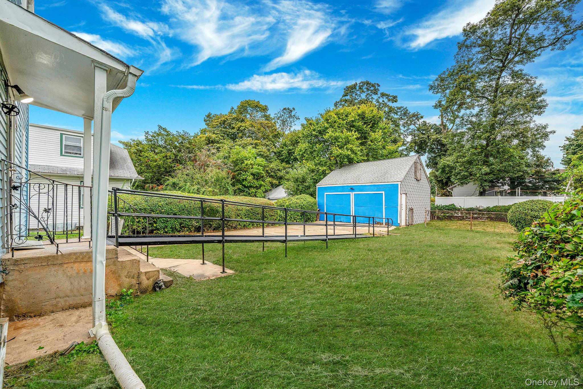 #8 photo, 89 E Clinton Avenue, 长岛 Roosevelt , NY 11575