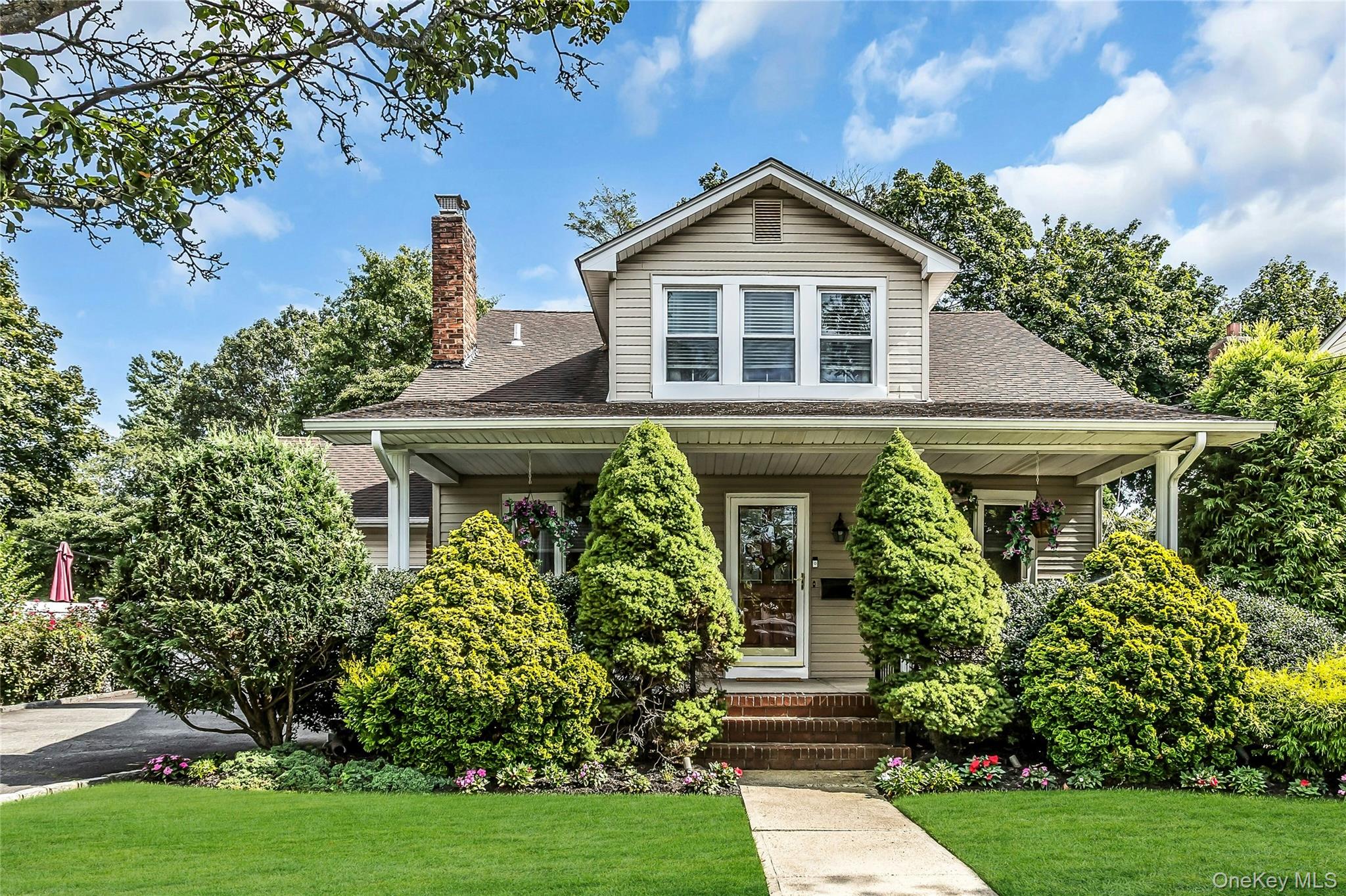 #1 photo, 12 Roosevelt Avenue, ناسو Malverne , NY 11565