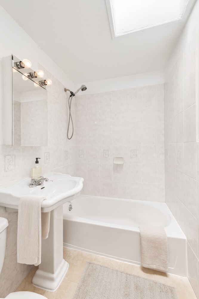 #11 photo, 25 VERONICA Place, ブルックリン区 Flatbush , NY 11226