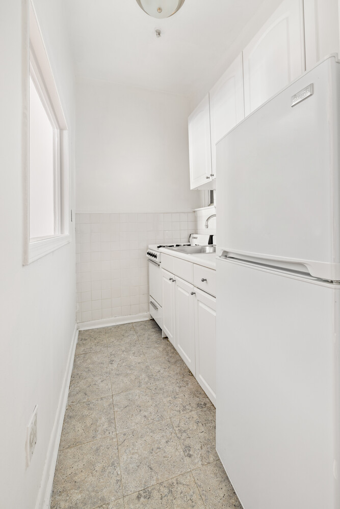 #7 photo, 515 E 88TH Street, Yorkville , NY 10128