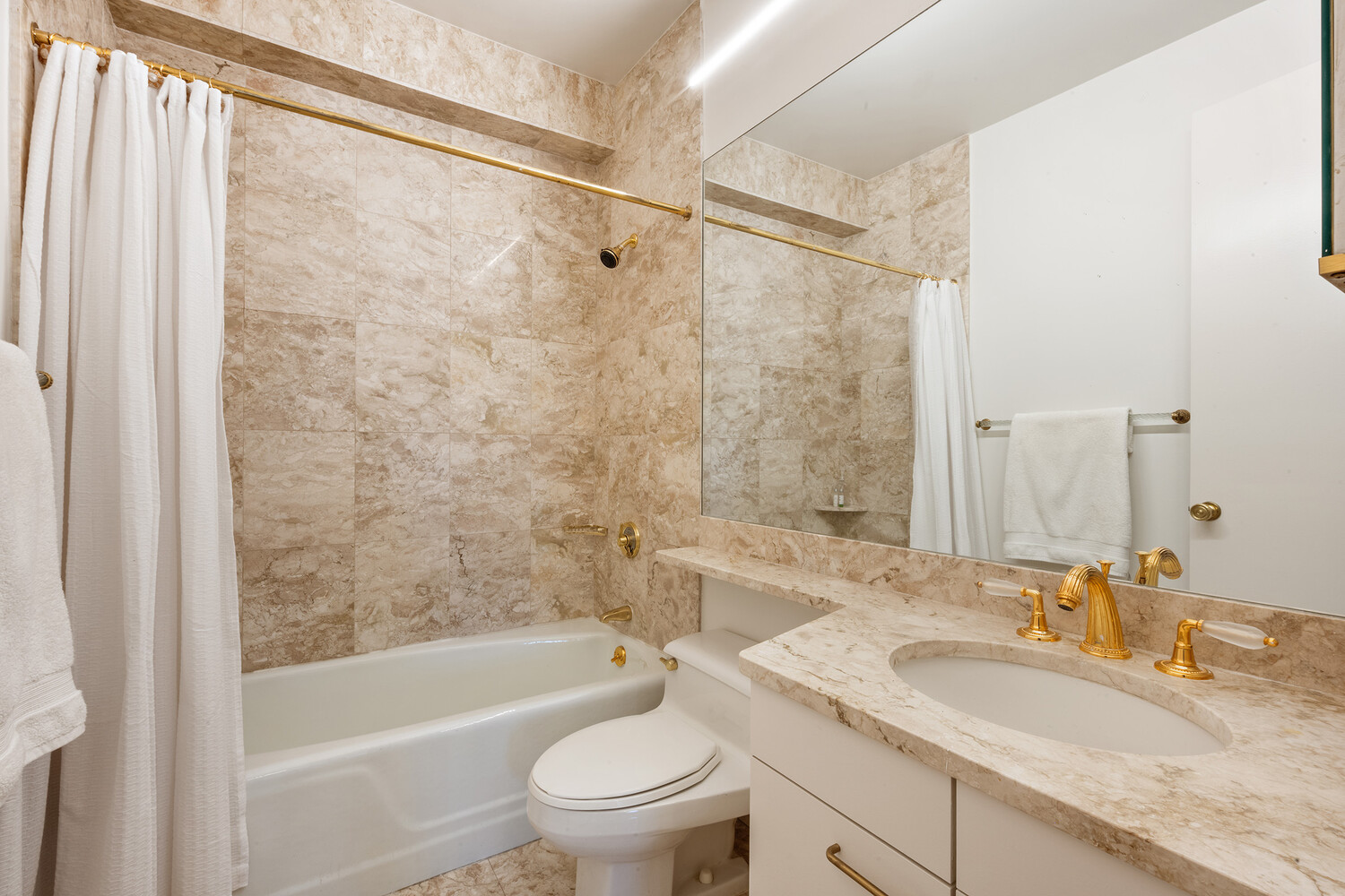 #8 photo, New York City, マンハッタン Hells Kitchen , NY 10019