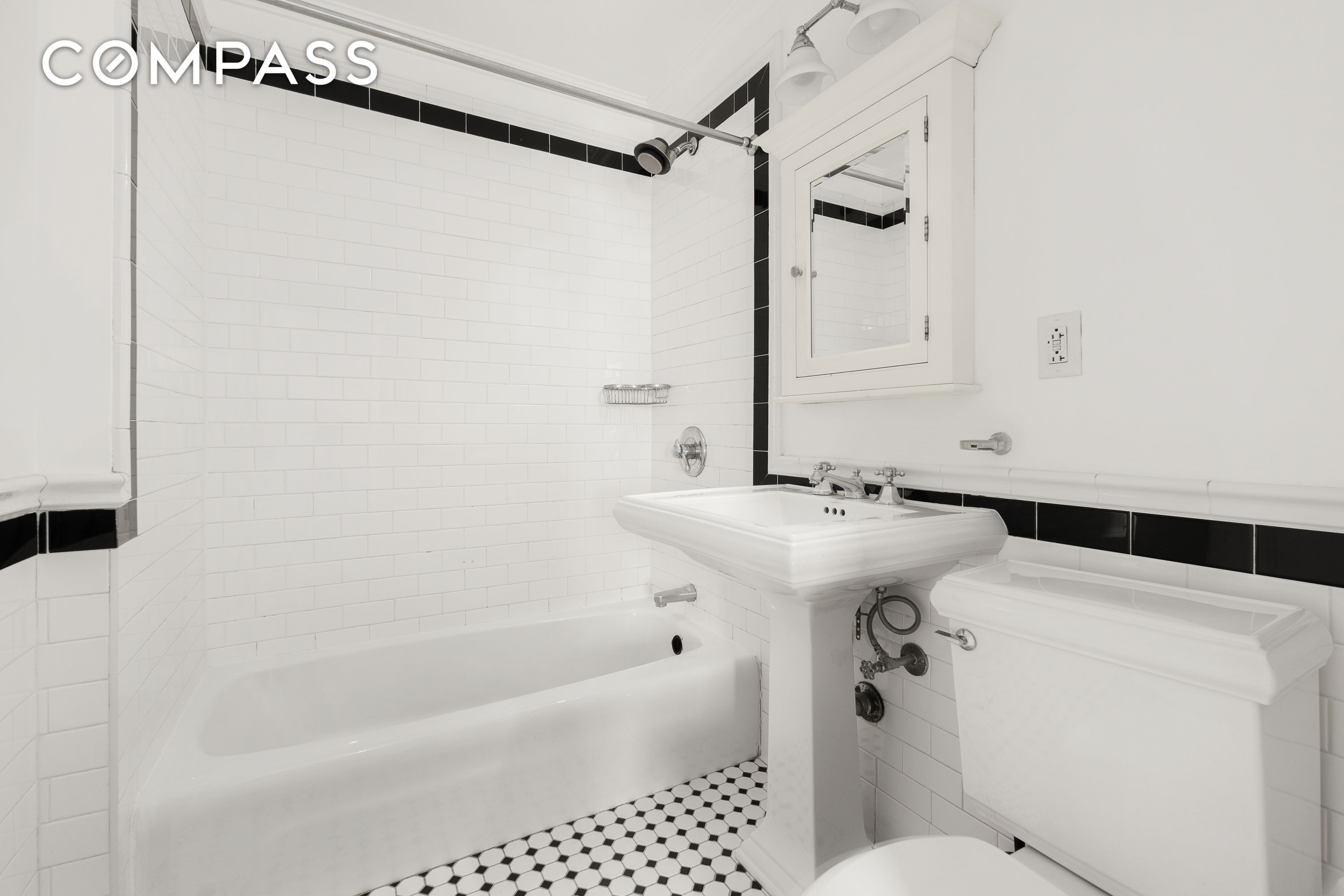 #10 photo, 1641 3rd Avenue, Upper East Side , NY 10128