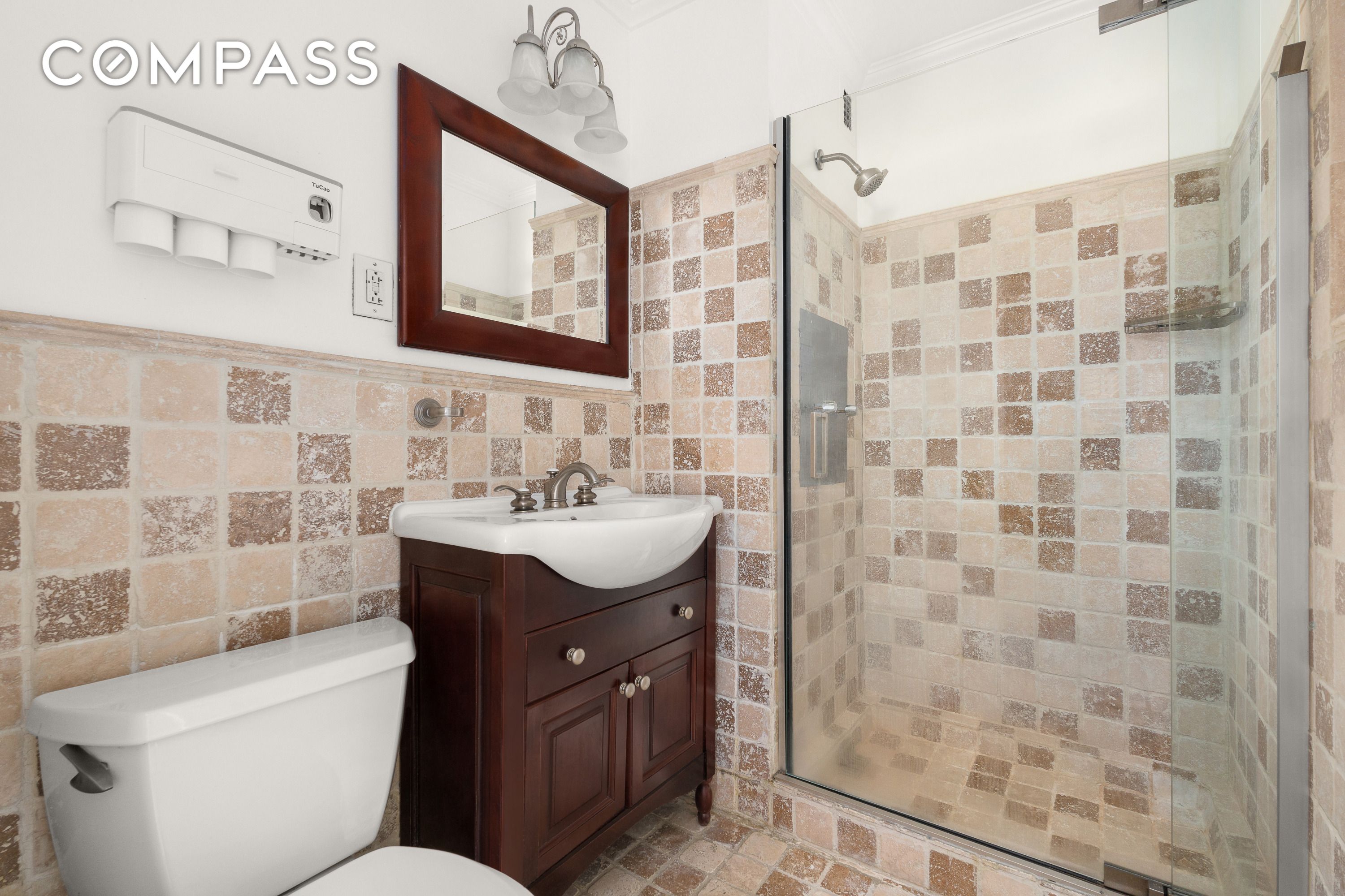 #8 photo, 1641 3rd Avenue, Upper East Side , NY 10128