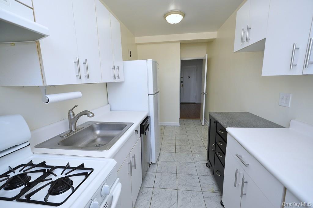 #10 photo, 142 Garth Road, Scarsdale , NY 10583