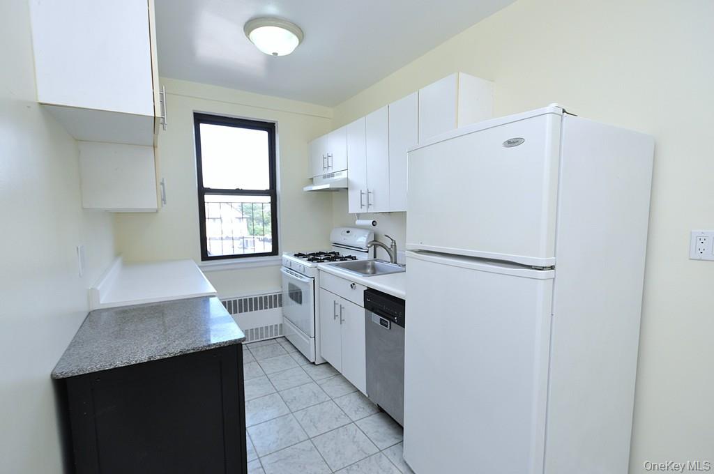 #8 photo, 142 Garth Road, Scarsdale , NY 10583