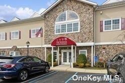 #1 photo, 133 Spring Drive, ナッソー郡 East Meadow , NY 11554