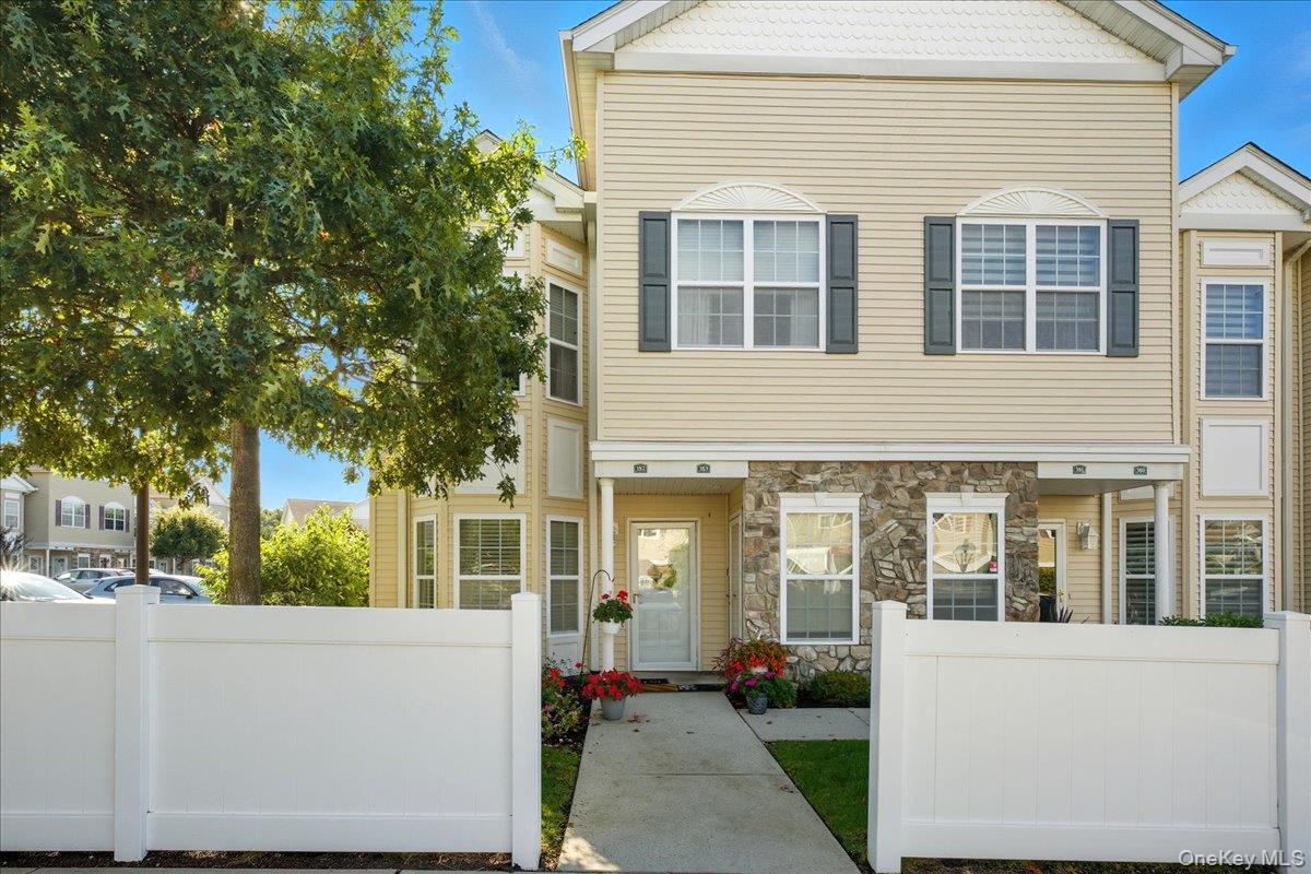 #12 photo, 383 Summer Court, ナッソー郡 East Meadow , NY 11554