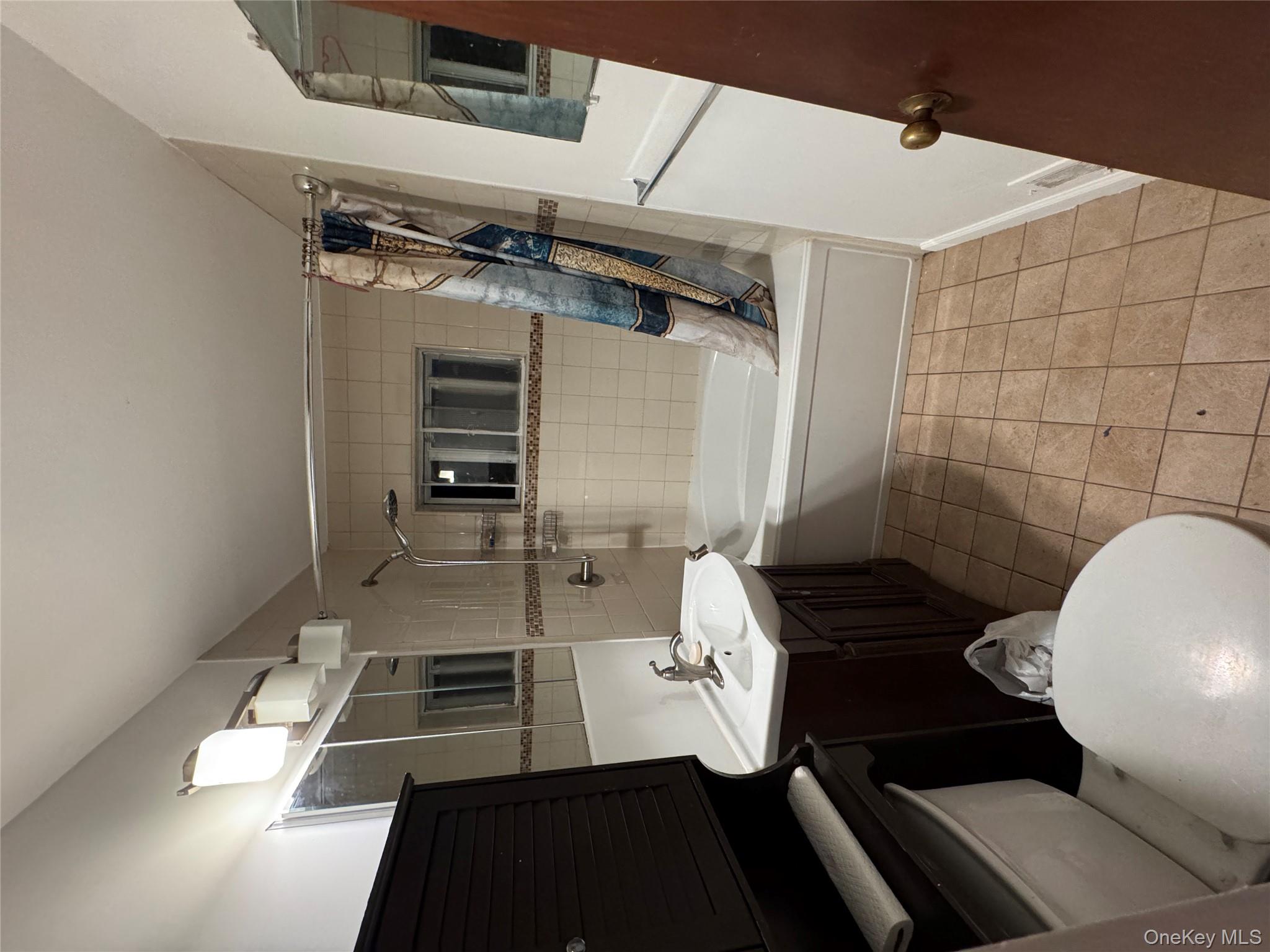 #3 photo, 3807 Laconia Avenue, Bronx , NY 10469