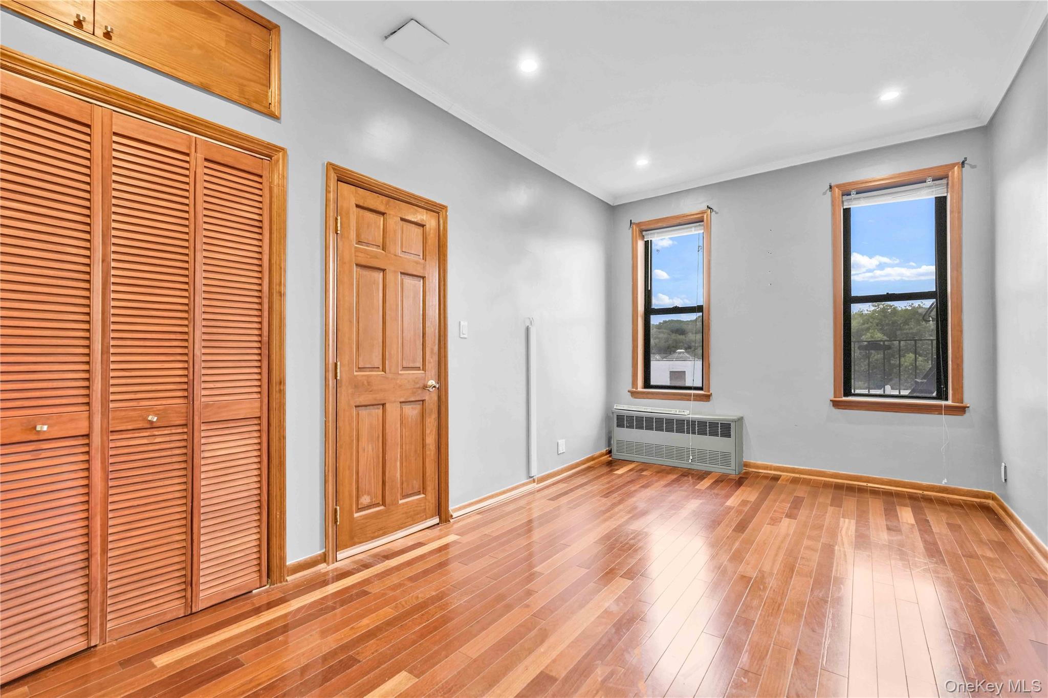 #10 photo, 86-03 102, Richmond Hill , NY 11418