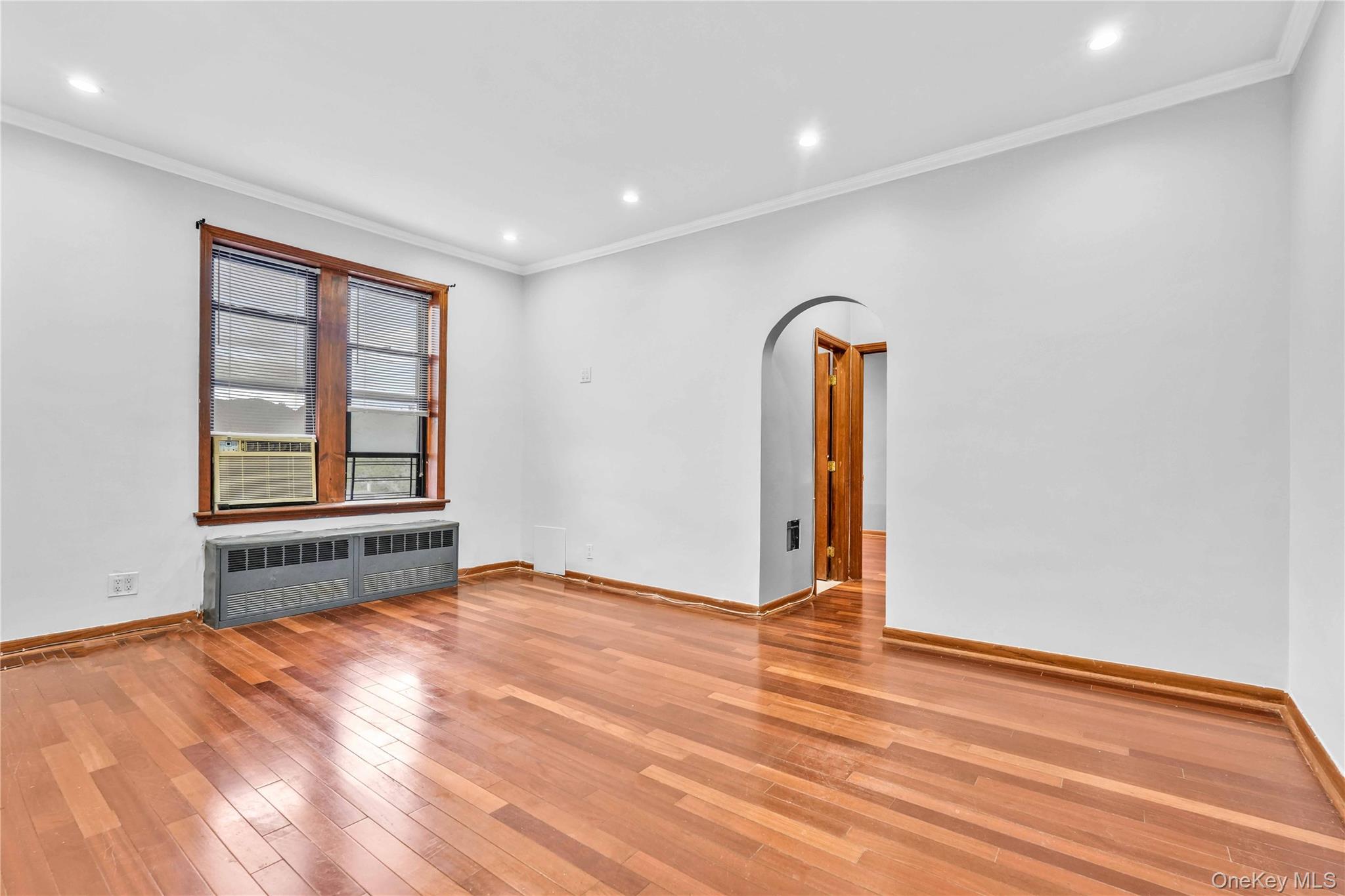 #7 photo, 86-03 102, Richmond Hill , NY 11418