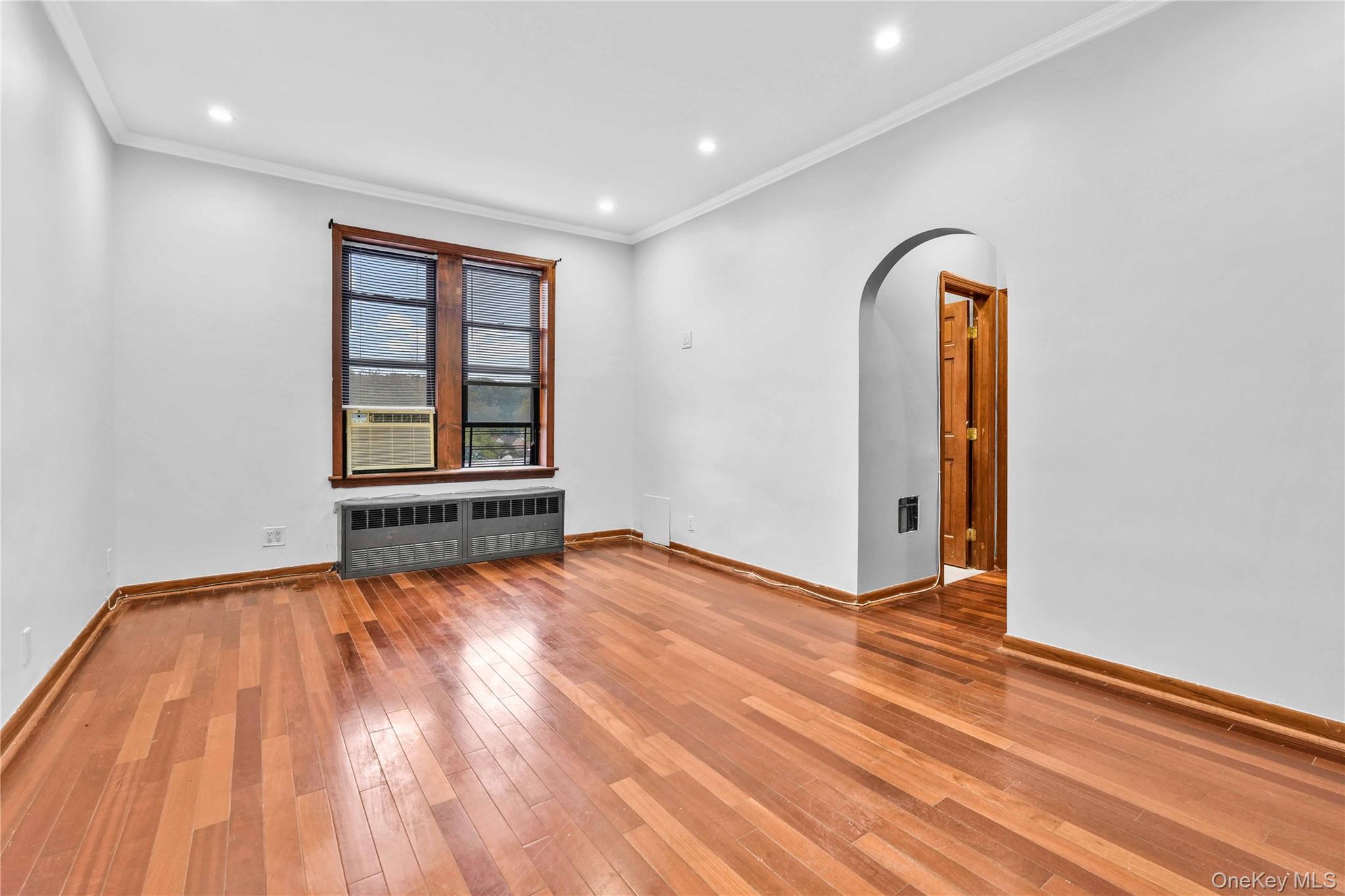 #8 photo, 86-03 102, Richmond Hill , NY 11418