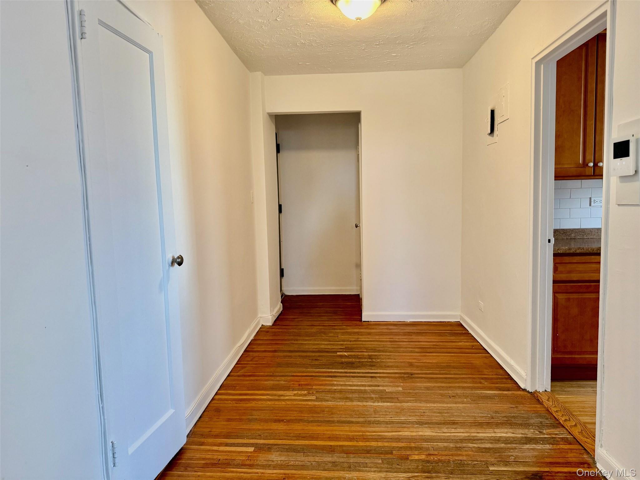 #11 photo, 112-24 Northern Boulevard, クイーンズ区 Corona , NY 11368