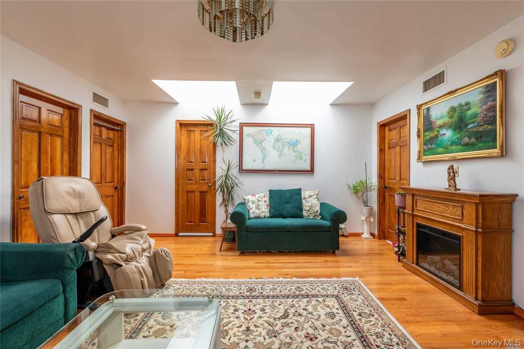 #10 photo, 2-44 149th Street, Whitestone , NY 11357