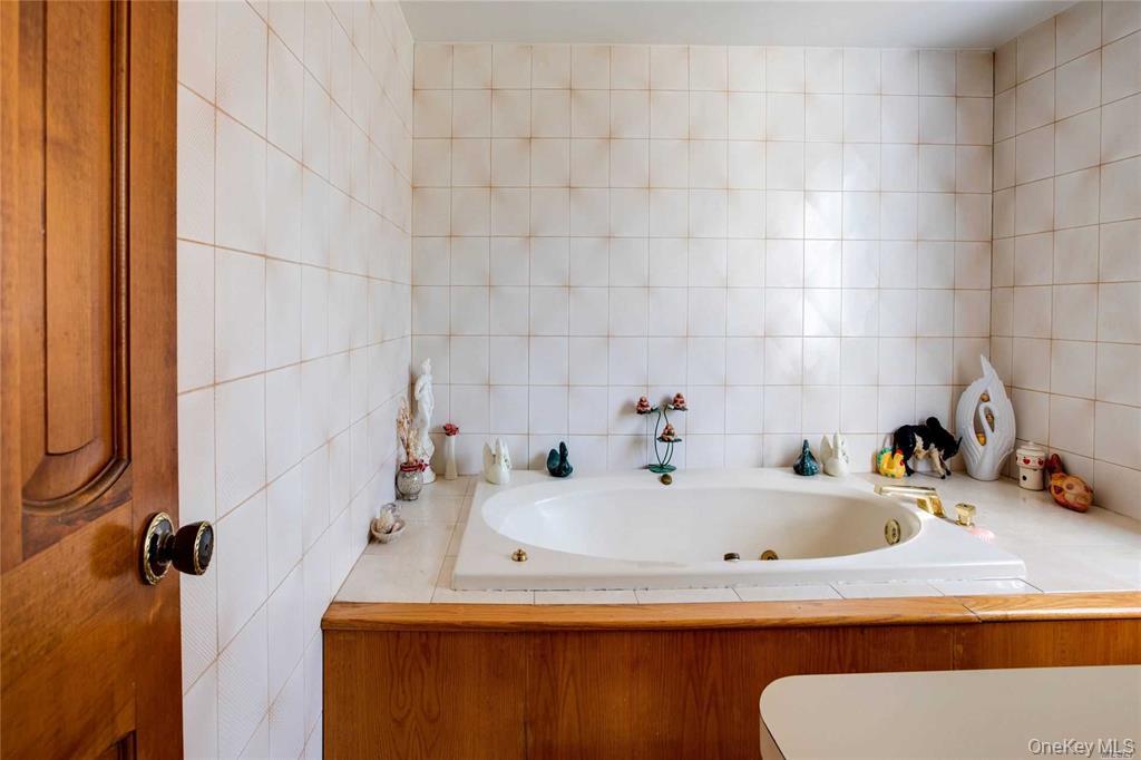 #12 photo, 2-44 149th Street, Whitestone , NY 11357