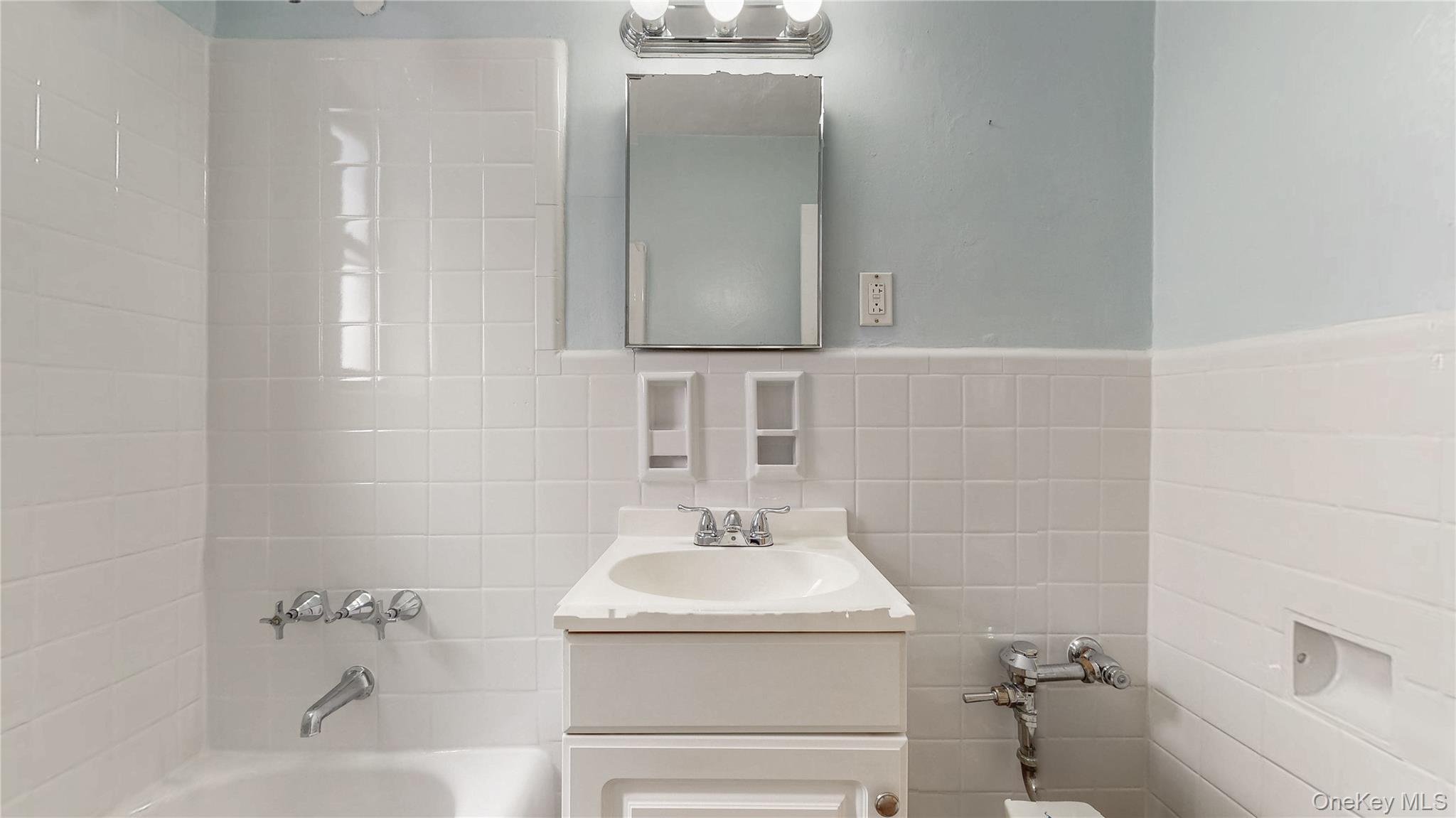 #6 photo, 65-35 108th Street, Forest Hills , NY 11375