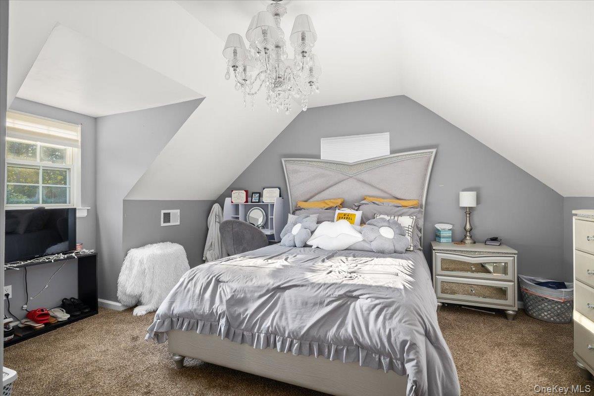 #16 photo, 895 Sycamore Avenue, Bohemia , NY 11716