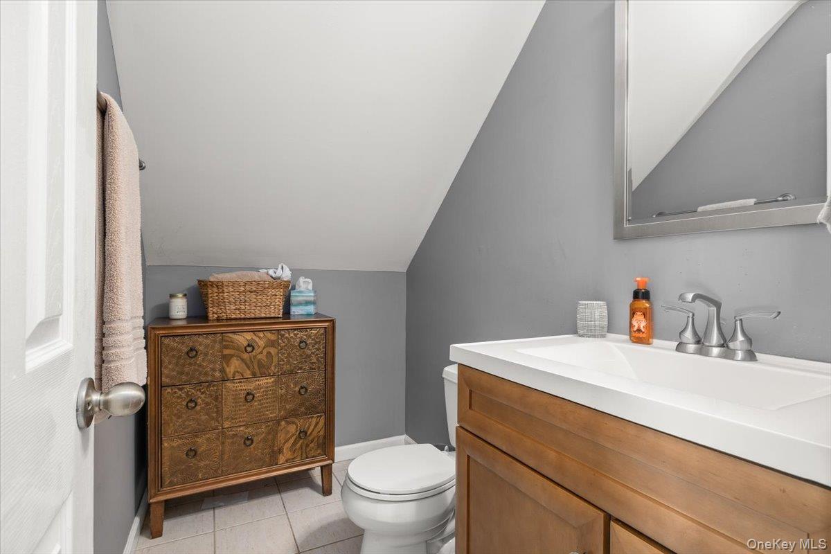 #18 photo, 895 Sycamore Avenue, Bohemia , NY 11716