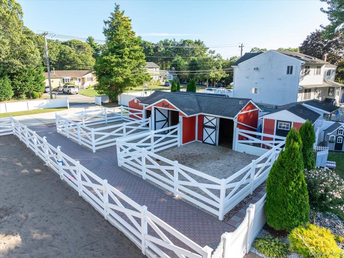 #3 photo, 895 Sycamore Avenue, Bohemia , NY 11716