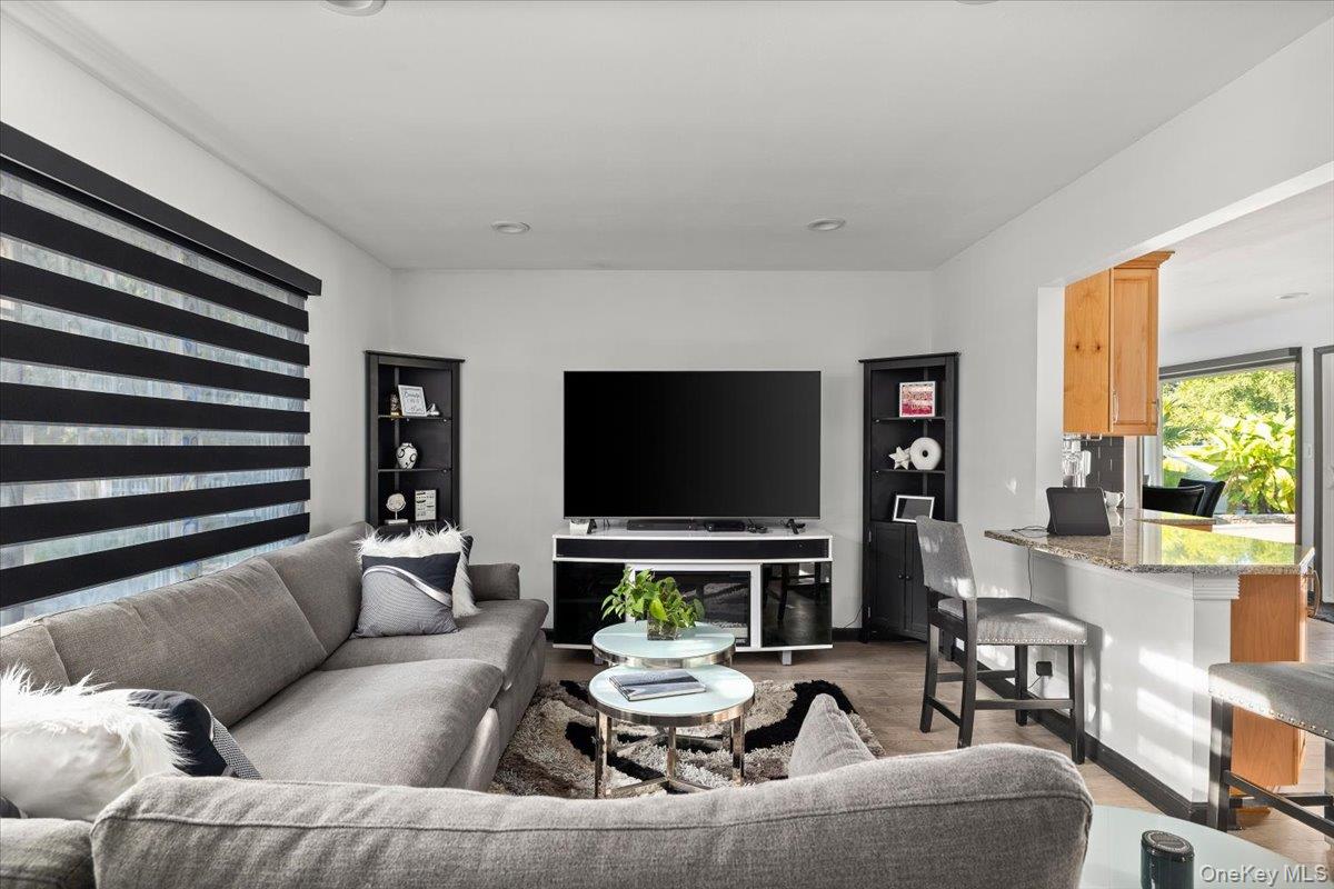 #7 photo, 895 Sycamore Avenue, Bohemia , NY 11716