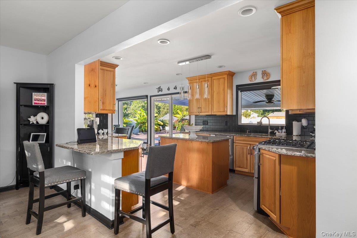 #9 photo, 895 Sycamore Avenue, Bohemia , NY 11716