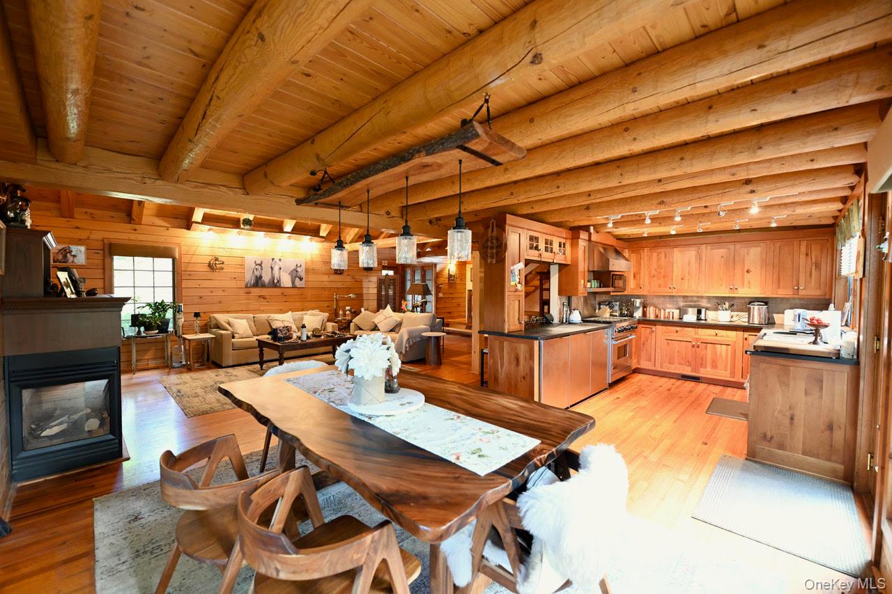 #6 photo, 216 5th Street, Saint James , NY 11780