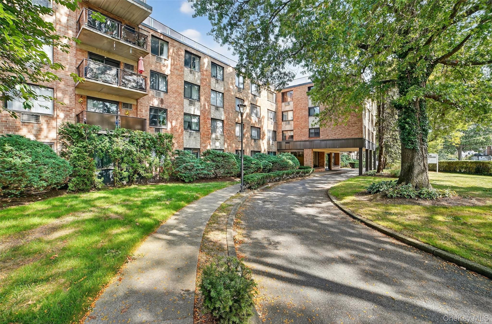 #2 photo, 1101 Midland Avenue, ブロンクス区 Bronxville , NY 10708