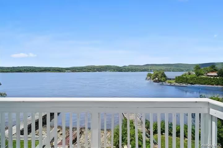 #18 photo, 31 Wayne Avenue, Verplanck , NY 10596