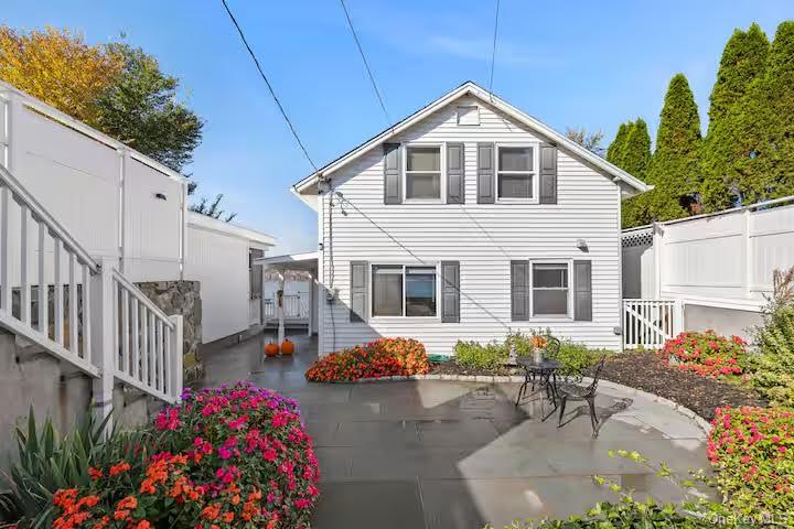 #2 photo, 31 Wayne Avenue, Verplanck , NY 10596