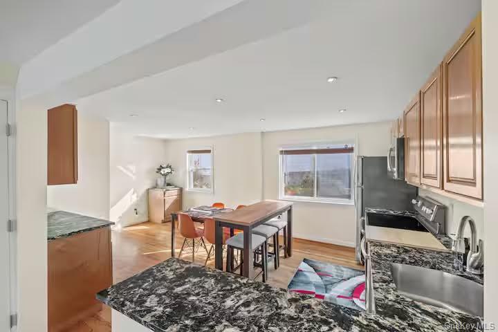 #7 photo, 31 Wayne Avenue, Verplanck , NY 10596